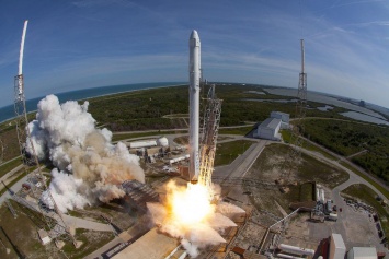 SpaceX запустила ракету со спутниками, которые покроют планету интернетом