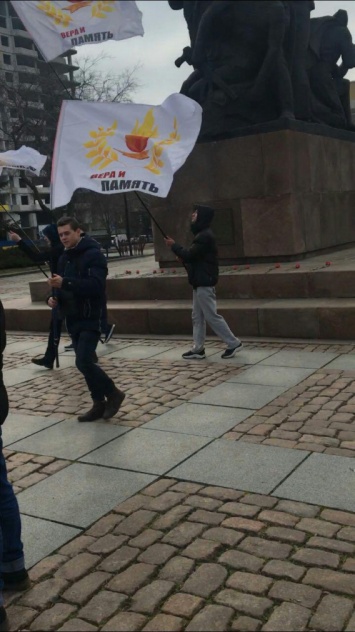 В Николаеве на 23 февраля у памятника героям-ольшанцам митингующим платили по 200 гривен