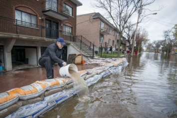 Тысячи жителей Канады покинули дома из-за наводнений
