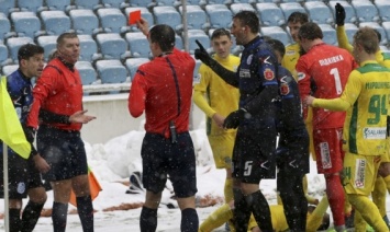 Николаевский арбитр Миланич свой дебют в футбольной премьер-лиге отметил красной карточкой