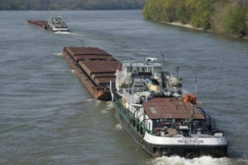 Украинское Дунайское пароходство переводит свой флот под флаг Словакии