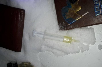 В Мариуполе двое нарушителей ПДД попались на хранении наркотиков