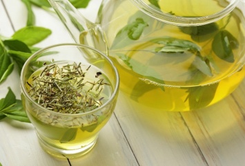 Почему так популярен зеленый чай? 10 полезных свойств этого доступного напитка