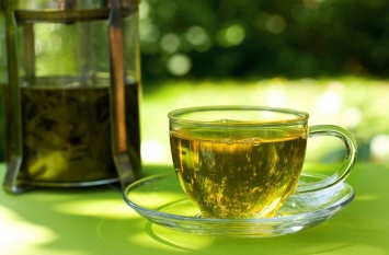 Врачи: зеленый чай снижает эффект действия препаратов от давления