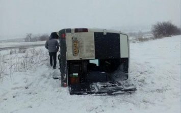 Под Одессой перевернулся автобус с пассажирами (ФОТО)