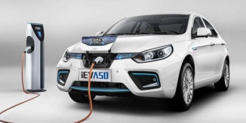 Китайская компания показала новый электромобиль JAC iEV A50