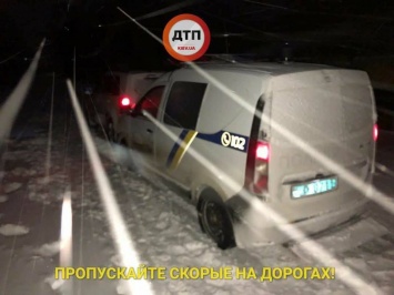 В ДТП под Киевом автомобиль полиции врезался в джип Suzuki нарушителя