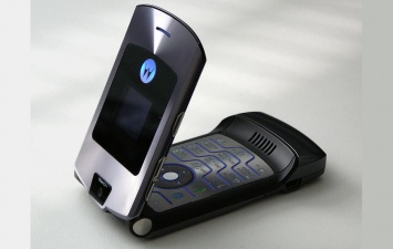 Легендарная модель RAZR от Motorola может вскоре вернуться на рынок