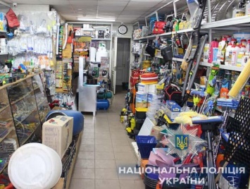 В Николаеве продавец-стажер похитил дневную выручку магазина и сбежал в Подольск