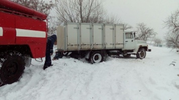 На Николаевщине из снежных заносов вытянули 55 автомобилей, 29 населенных пунктов обесточено