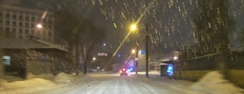 Коммунальные службы Чернигова борются со снегопадом