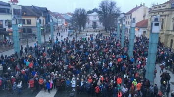 Убийство журналиста: тысячи людей вышли на улицы Словакии (фото)