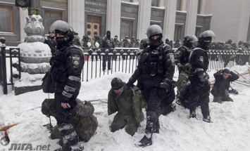 Тема дня. Зачем собирали и как разгоняли палатки под Радой