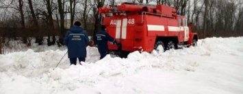Спасатели Днепропетровщины предупредили: Морозы не отступают, на дорогах - гололед