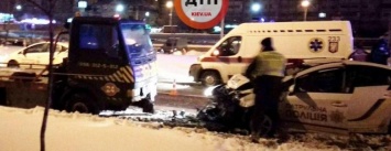 В Киеве сонные патрульные устроили ДТП, есть пострадавшие (ФОТО)