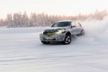 Mercedes испытывает электрокроссовер морозом