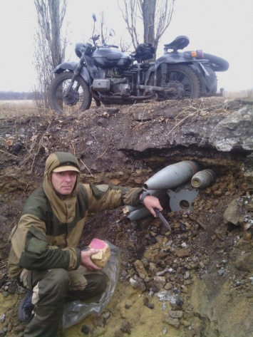 Семья чуть не подорвалась на взрывном устройстве по дороге из Стаханова в Золотое