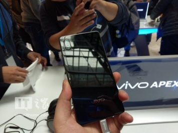 Представлен Vivo APEX, самый необычный смартфон MWC 2018