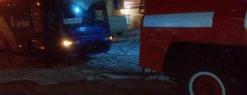 В кременчугском сугробе увяз автобус Автолюкс Киев - Запорожье (ФОТО)