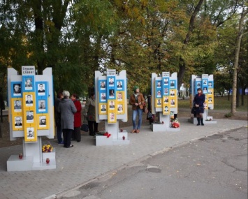 В запорожских школах собирают подписи за переименование парка в честь Сацкого