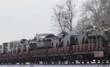 На Донбасс движется колонна украинской бронетехники