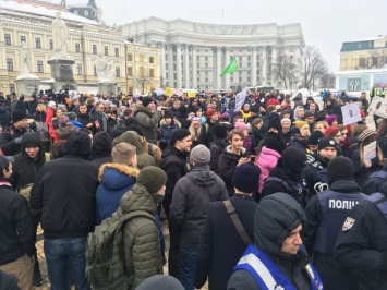 На Михайловской площади Киева стартовал марш за гендерное равенство