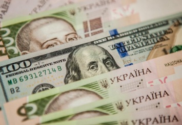Серьезные риски: сколько будет стоить доллар в Украине весной