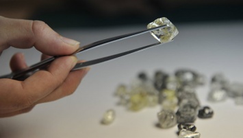 Ученые нашли алмаз с "инопланетным" льдом