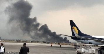 В Непале самолет упал прямо в аэропорту Катманду! На борту было 67 человек