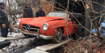 В старом гараже нашли забытый на 40 лет классический Mercedes-Benz