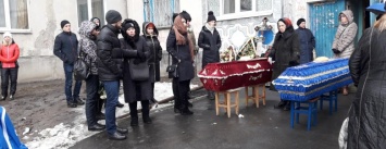 В Терновке похоронили погибшую в результате жуткого ДТП семью