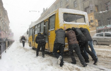 В Киеве из-за снегопада существенные проблемы с общественным транспортом