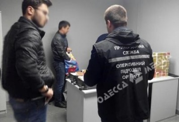 В аэропорту Одессы обнаружили контрабанду на сумму 75 тысяч гривен