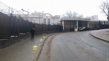 Выборы Путина: полиция перекрыла улицу, где расположено российское консульство - ищут взрывчатку