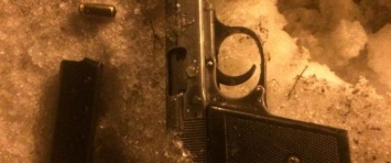 В Харькове мужчина угрожал полицейским пистолетом (ФОТО)