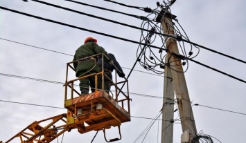 Из-за непогоды в "ДНР" без электроснабжения осталось более 1200 абонентов