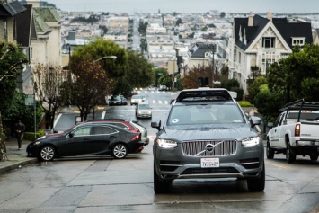 Uber остановил тестирование робомобилей после смертельной аварии