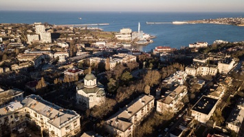 В Севастополе из-за непогоды остановили паромы