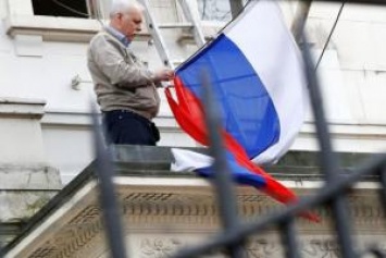 Скандал с отравлением Скрипаля: российские дипломаты с семьями покидают Лондон