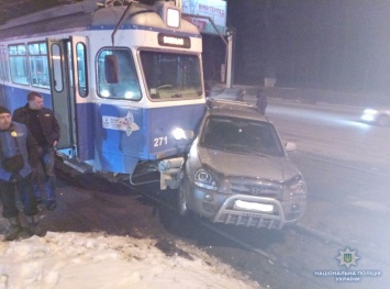 В Виннице водитель Hyundai под кайфом врезался в трамвай, пострадал 7-летний мальчик
