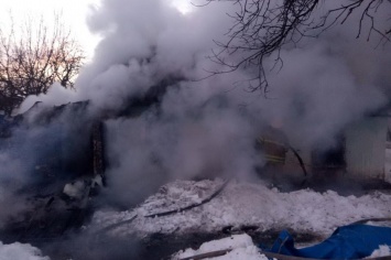 Спасатели нашли в полыхающем доме тело погибшей пенсионерки