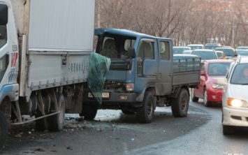 У АЗС на Херсонщине столкнулись грузовики