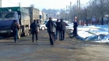 «Никто из руководства Николаевской ОГА до сих пор к нам не приехал»: - протестующие жители Воссиятского