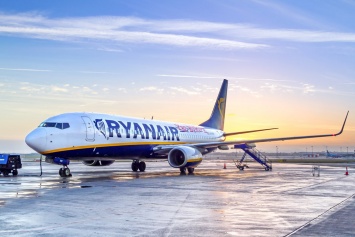 Ryanair планирует залетать в Днепр, - Омелян