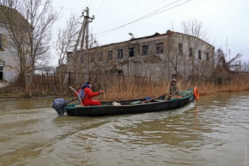 Холод, грязь и отсутствие дунайки: половодье в "украинской Венеции" (фоторепортаж)