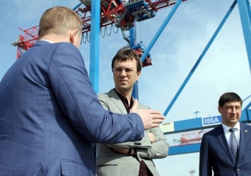 Украина предпочла концессию портов приватизиции - Омелян