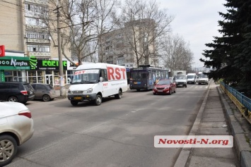 Поломка маршрутки привела к образованию пробки в центре Николаева