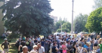 Дети, "эвакуированные" из Славянска и Донецка, сегодня прибудут в "Артек", - российские СМИ