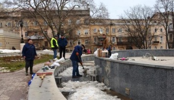 Пока не растаял снег, в Одессе запустят фонтаны