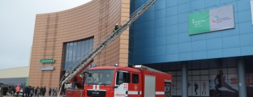 В самом большом торговом центре Донетчины «ПортСити» поздно сработала пожарная сигнализация (ФОТО+ВИДЕО)